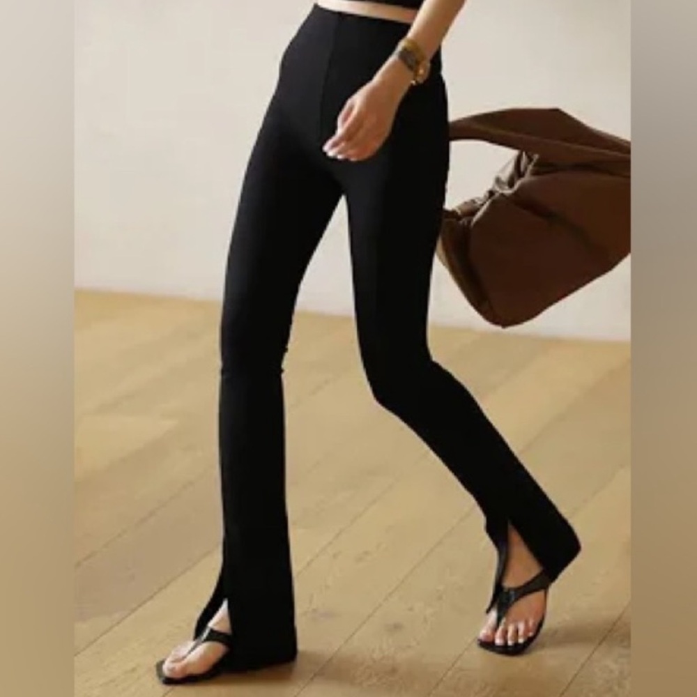Commense NWT women’s Black elastic waist pull on pants with front slit
